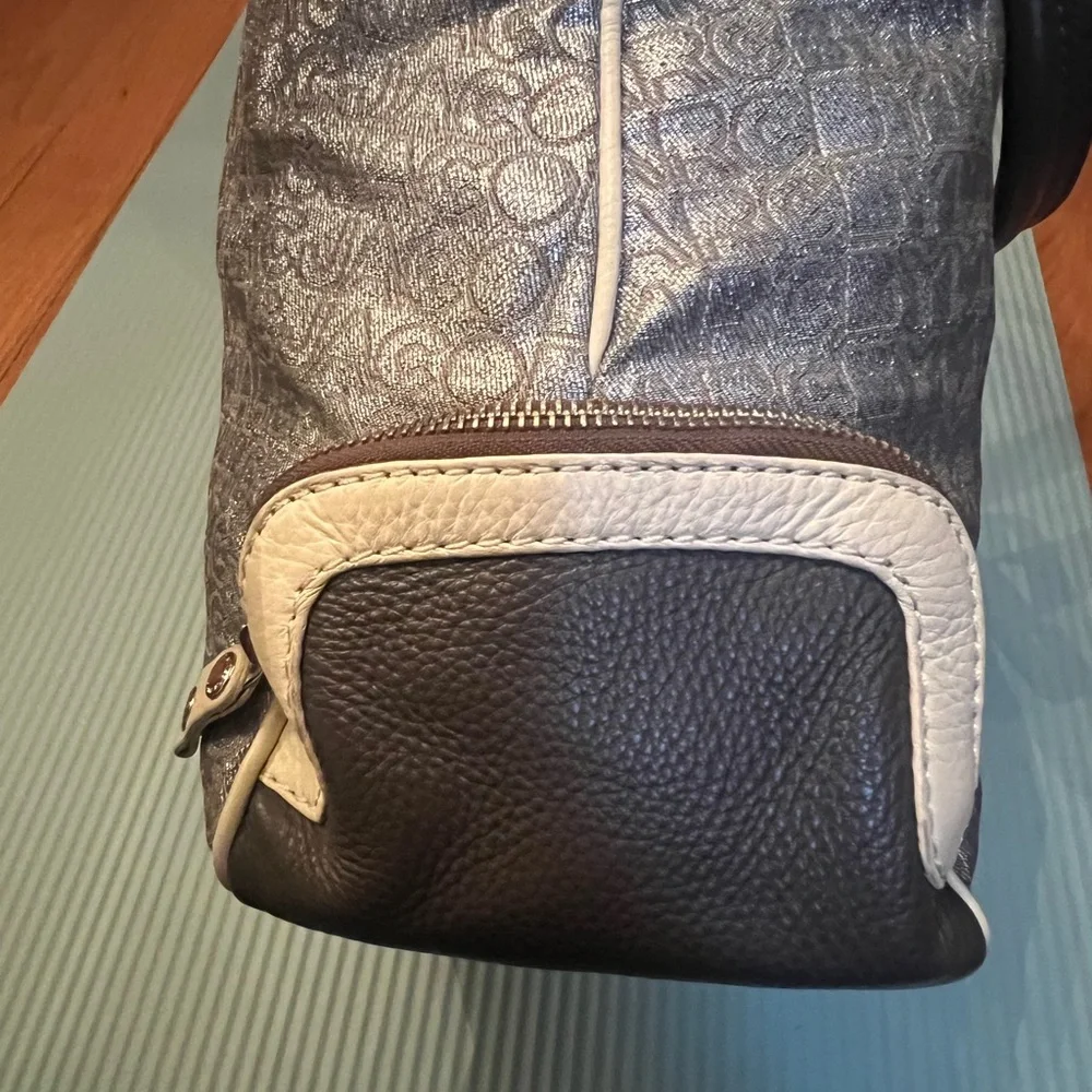 Marc by Marc Jacobs Silver Logo Shoulder Tote Bag - Picture 4 of 9